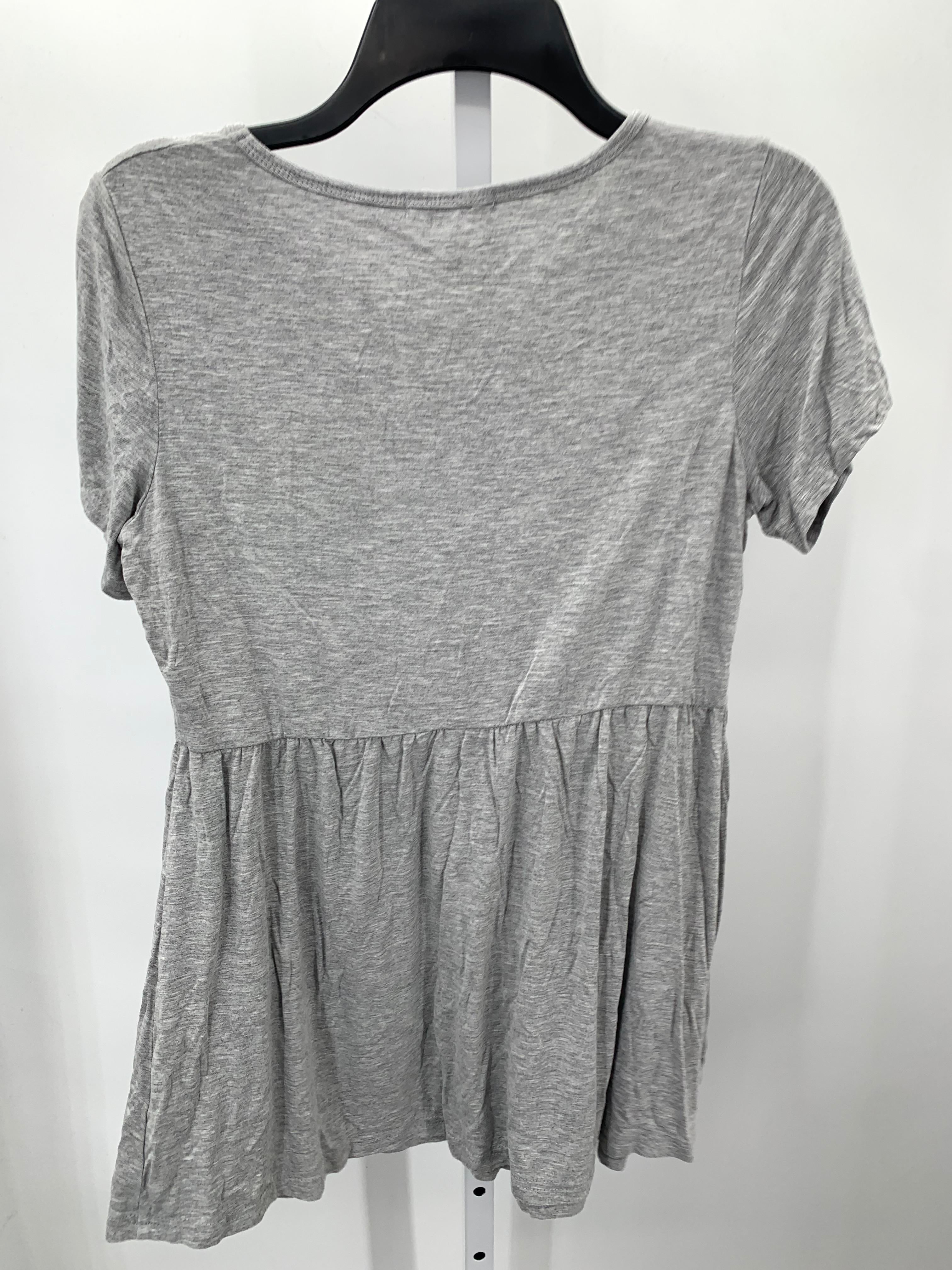 Size Medium Misses Short Sleeve Shirt