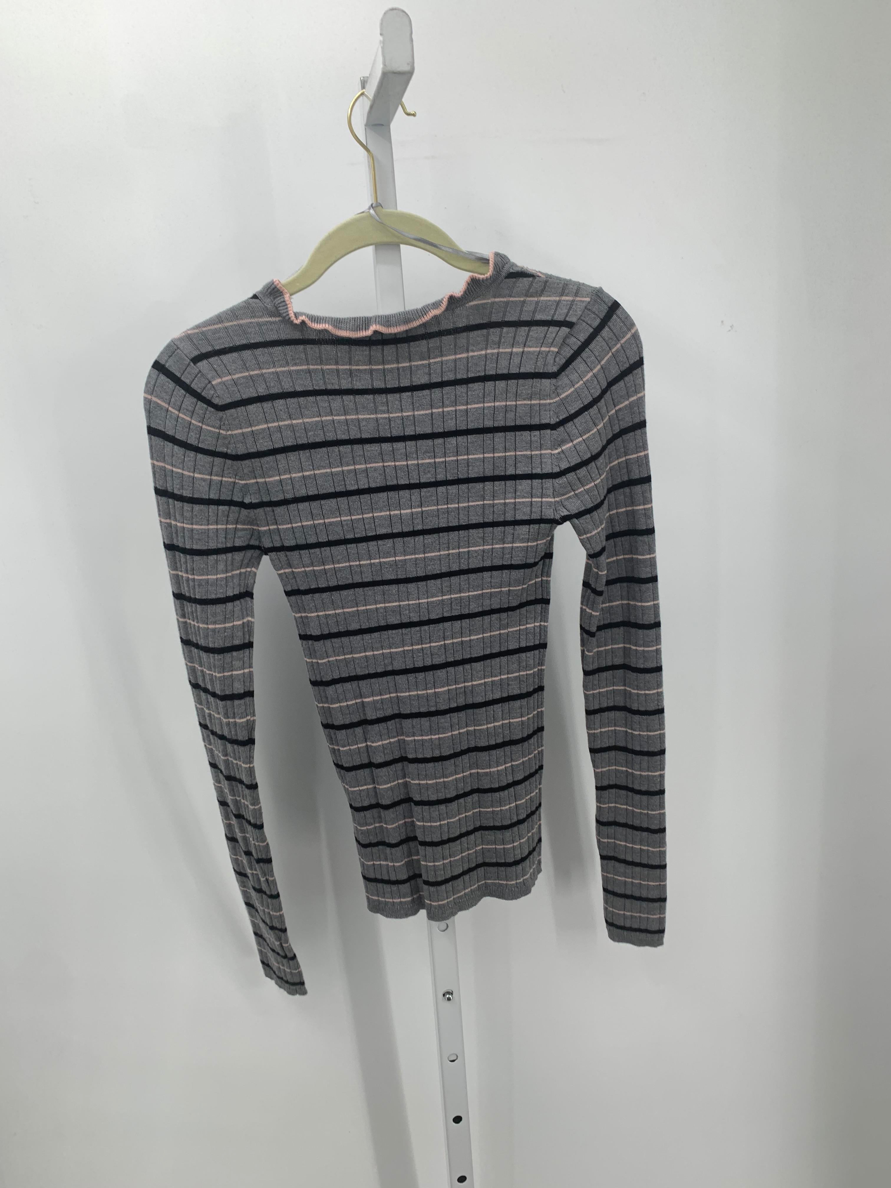 Cloud Chaser Size Medium Juniors Long Sleeve Sweater