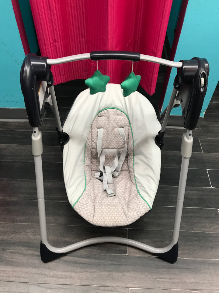 Graco Slim Spaces Compact Baby Swing