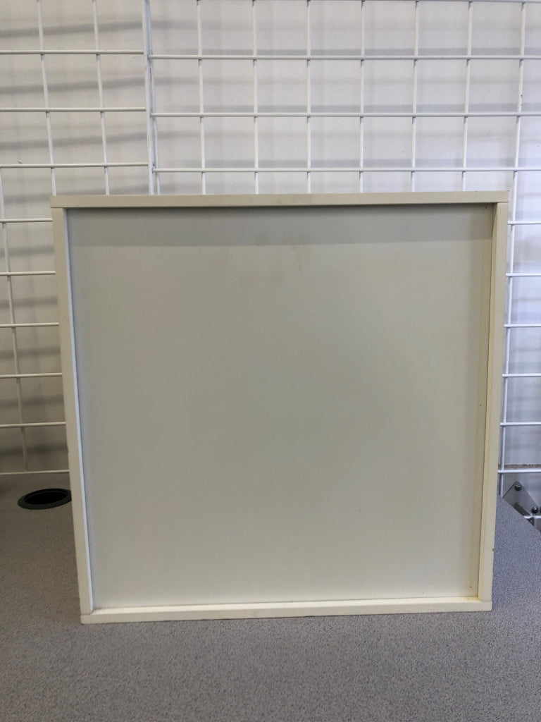 WHITE ORGANIZER W/ 5 SHELVES.