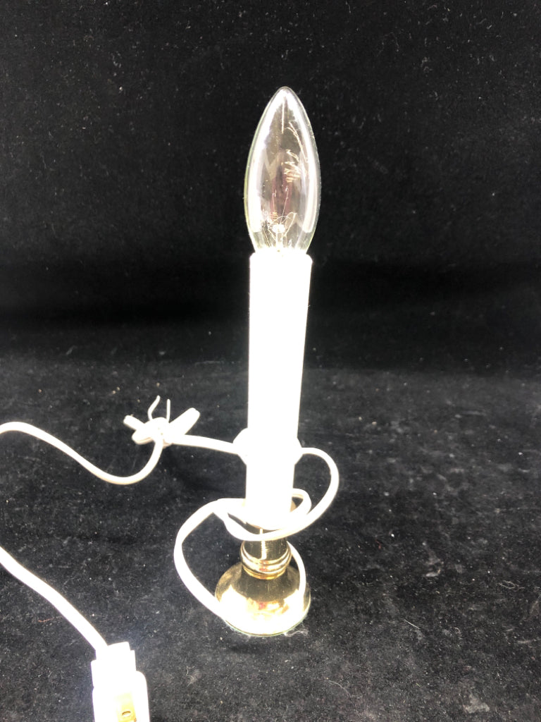 WHITE PLUG IN WINDOW CANDLE.