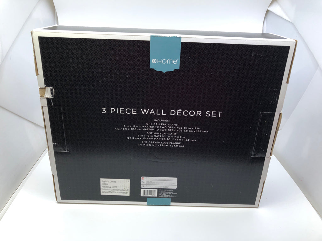 NIB 3PC WALL DECOR SET- LOVE + 2 PHOTO FRAMES