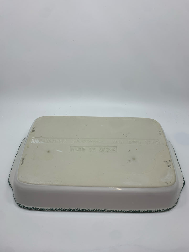 2PC GREEN HEART CASSEROLE DISH ON CADDY.
