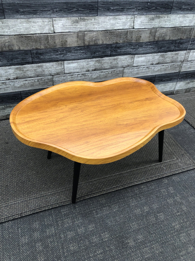 MCM STYLE CLOUD SHAPED WOOD/METAL COFFEE TABLE.