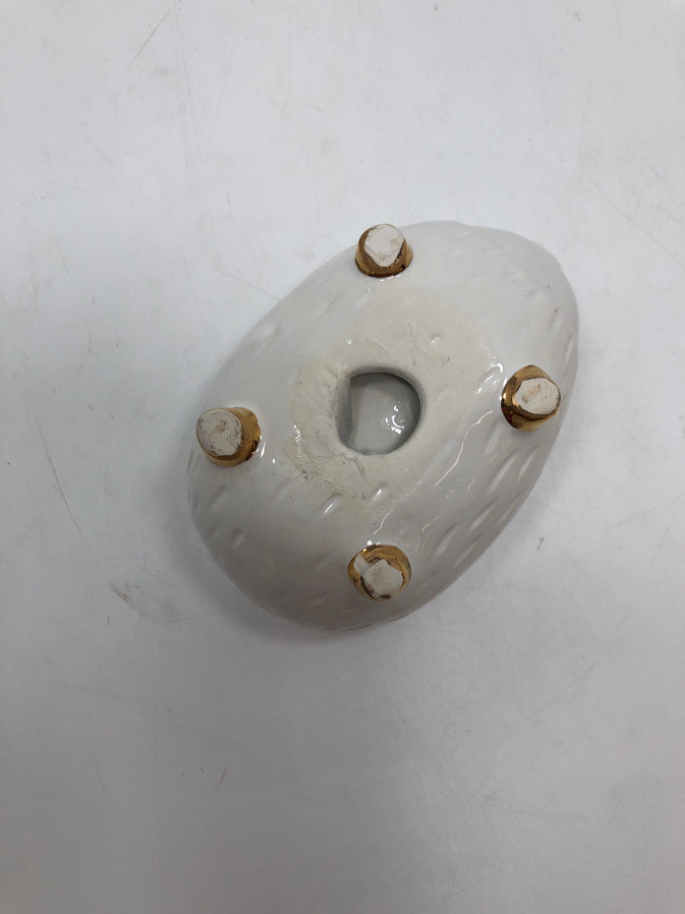 2 CERAMIC HEDGEHOGS W/GOLD DETAILS.