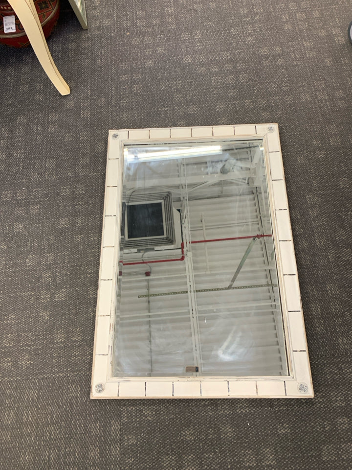 WHITE RECTANGLE DISTRESSED MIRROR.