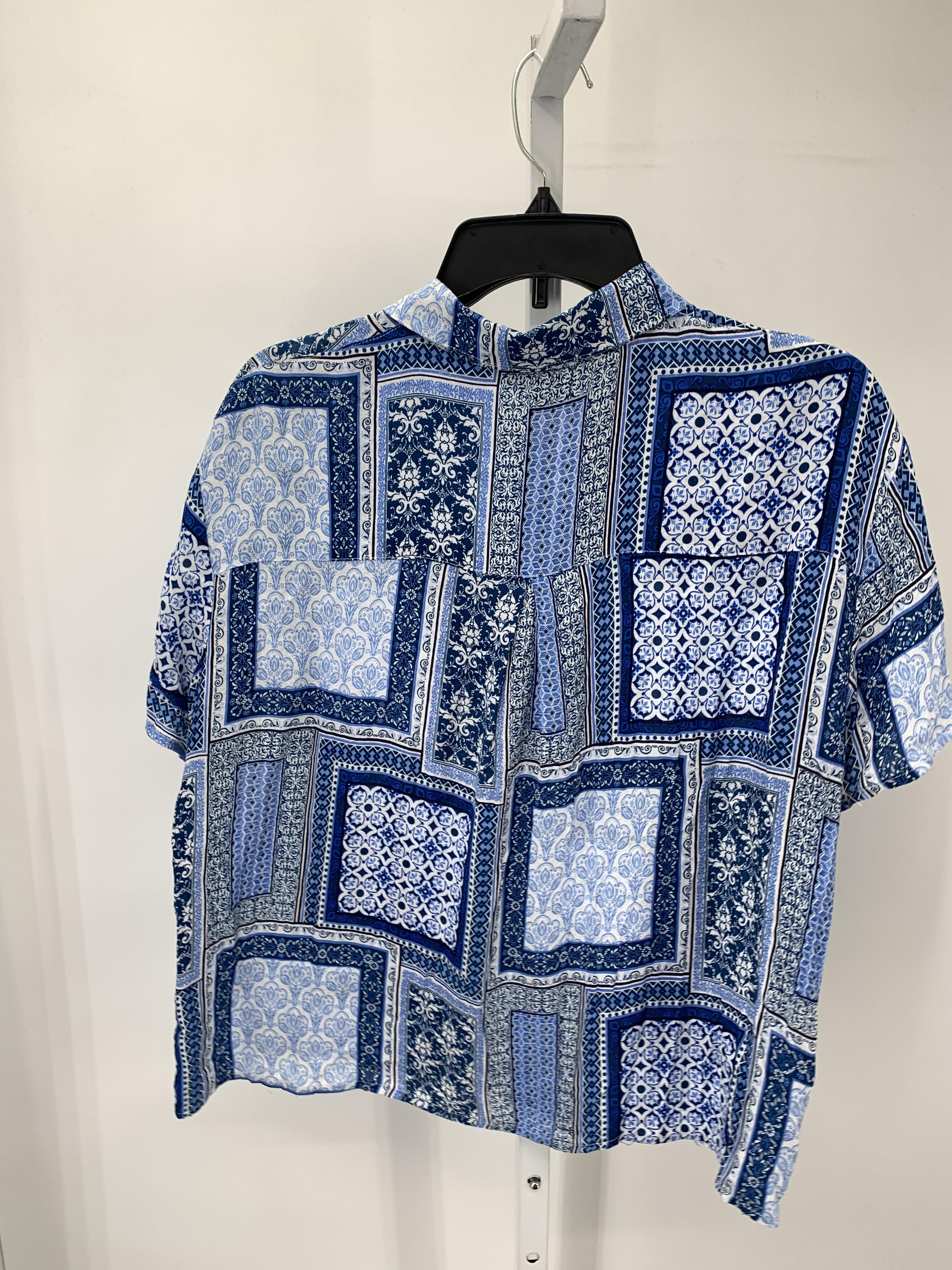 Size Medium Misses Short Sleeve Shirt