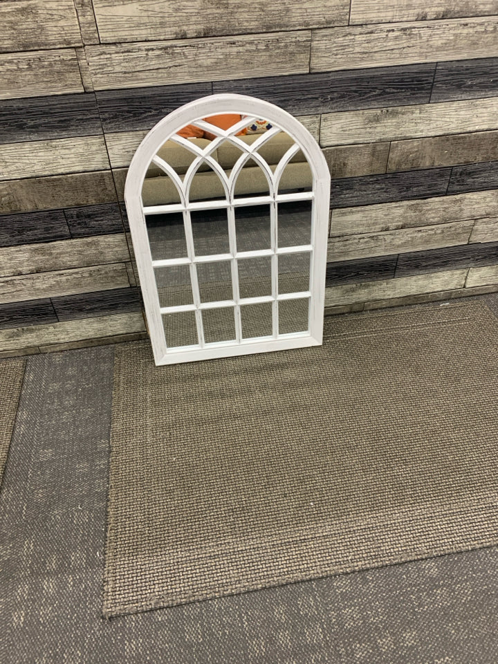 WHITE WINDOW GRID PATTERN MIRROR ARCHED TOP.