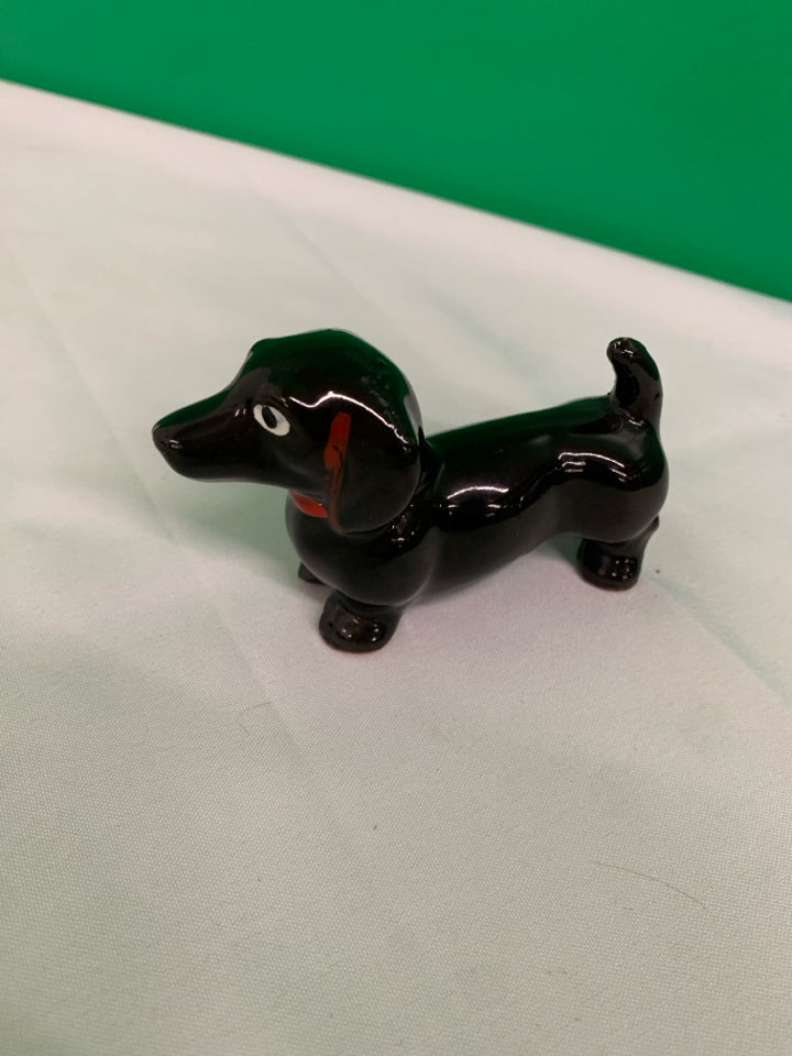 BLACK DACHSHUND FIGURE.