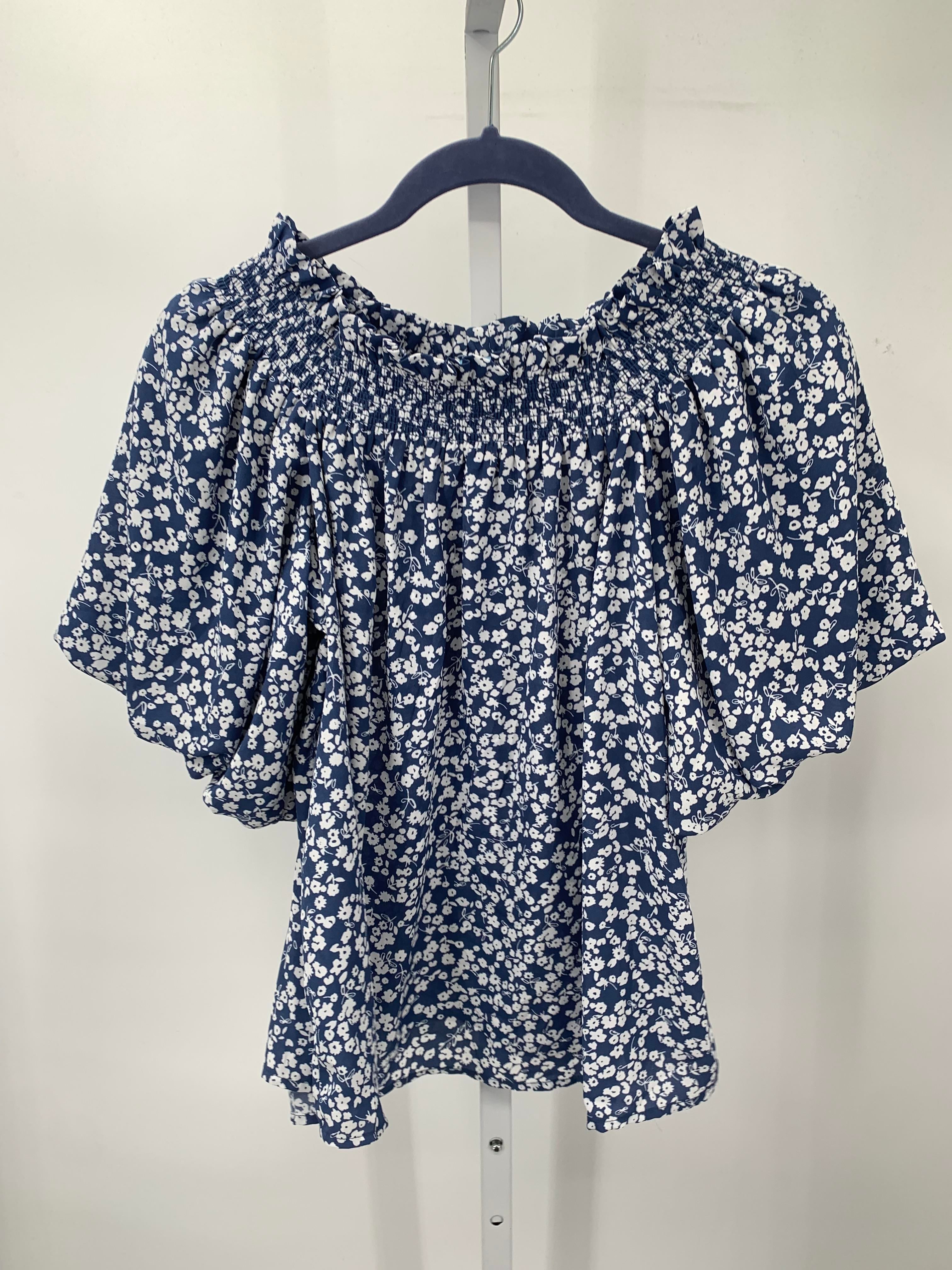 Size Small Misses Short Sleeve Shirt