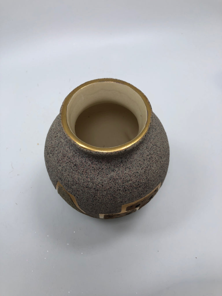 DESERT PAINTED SPECKLE VASE.