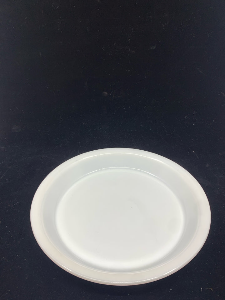 WHITE PYREX PIE BAKING DISH.