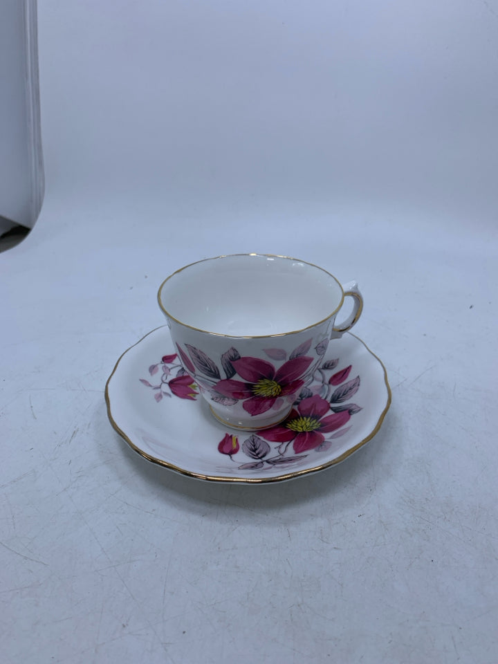 DARK PINK FLOWER W/ YELLOW CENTER TEACUP SAUCER.