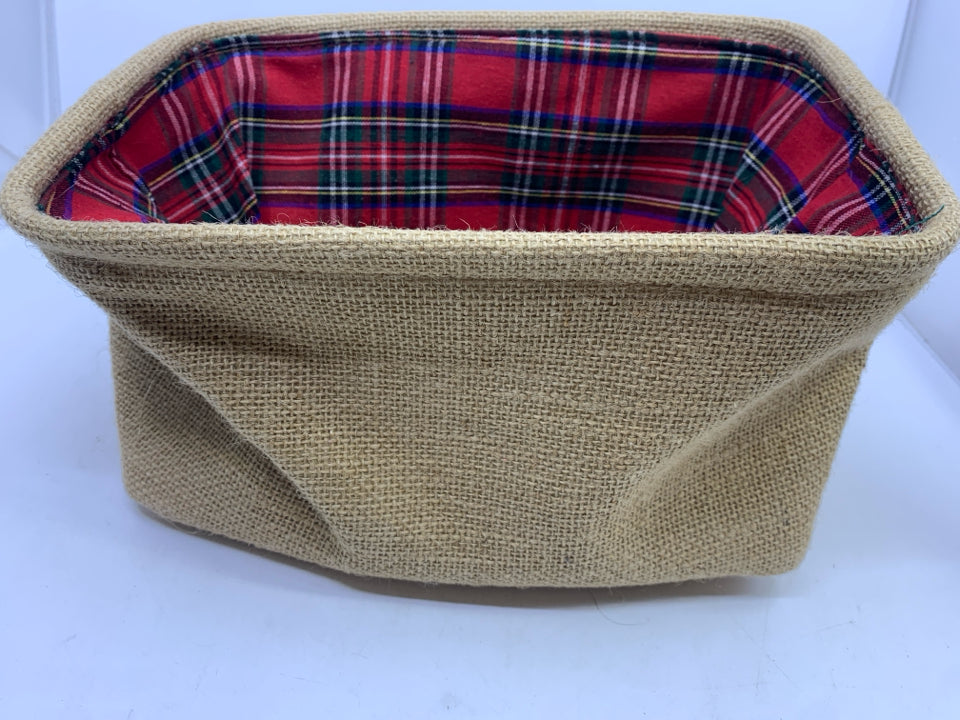 SANTA SUPPLY BURLAP BASKET W PLAID INSIDE.
