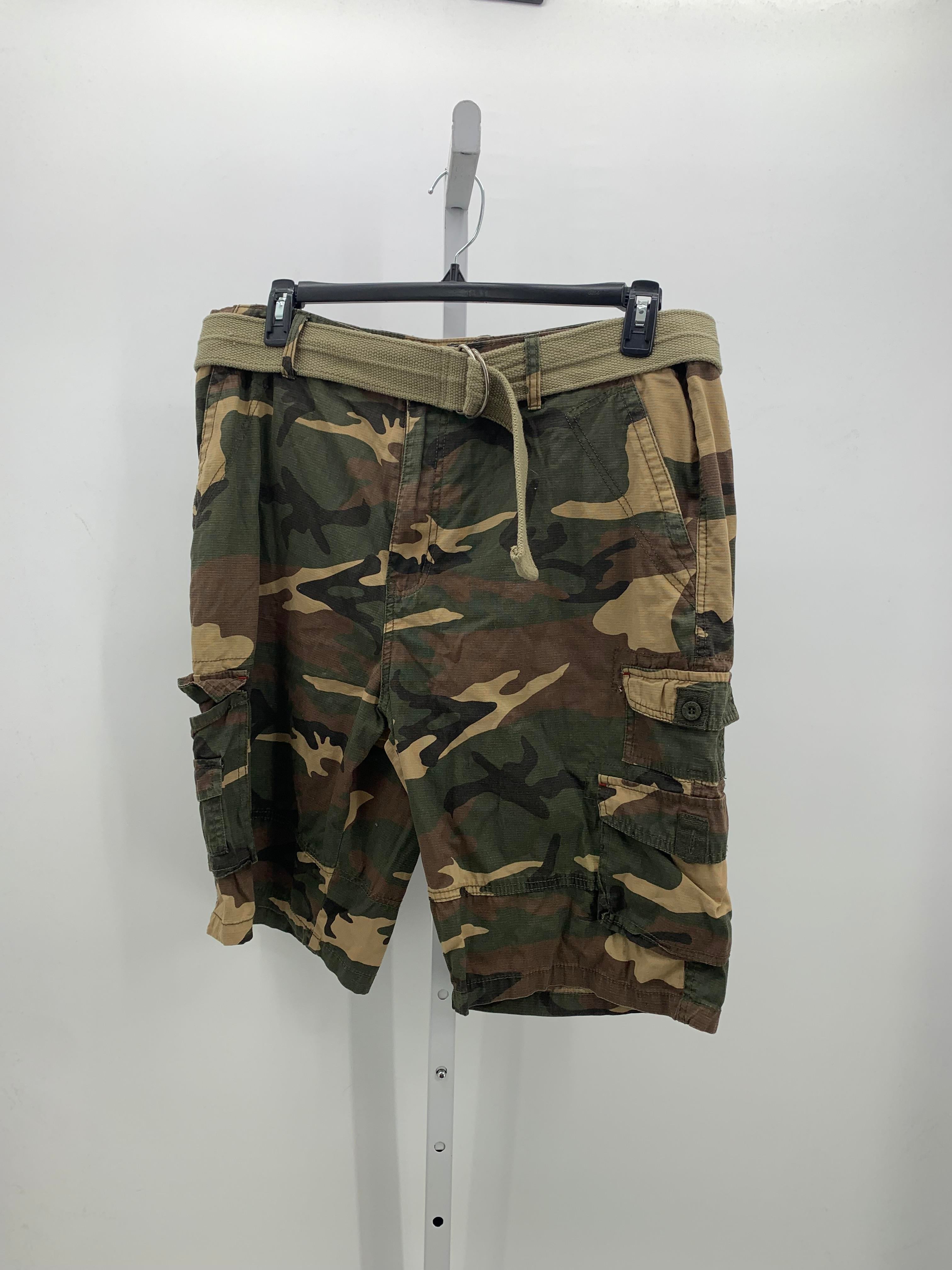 CAMO CARGO BELTED SHORTS