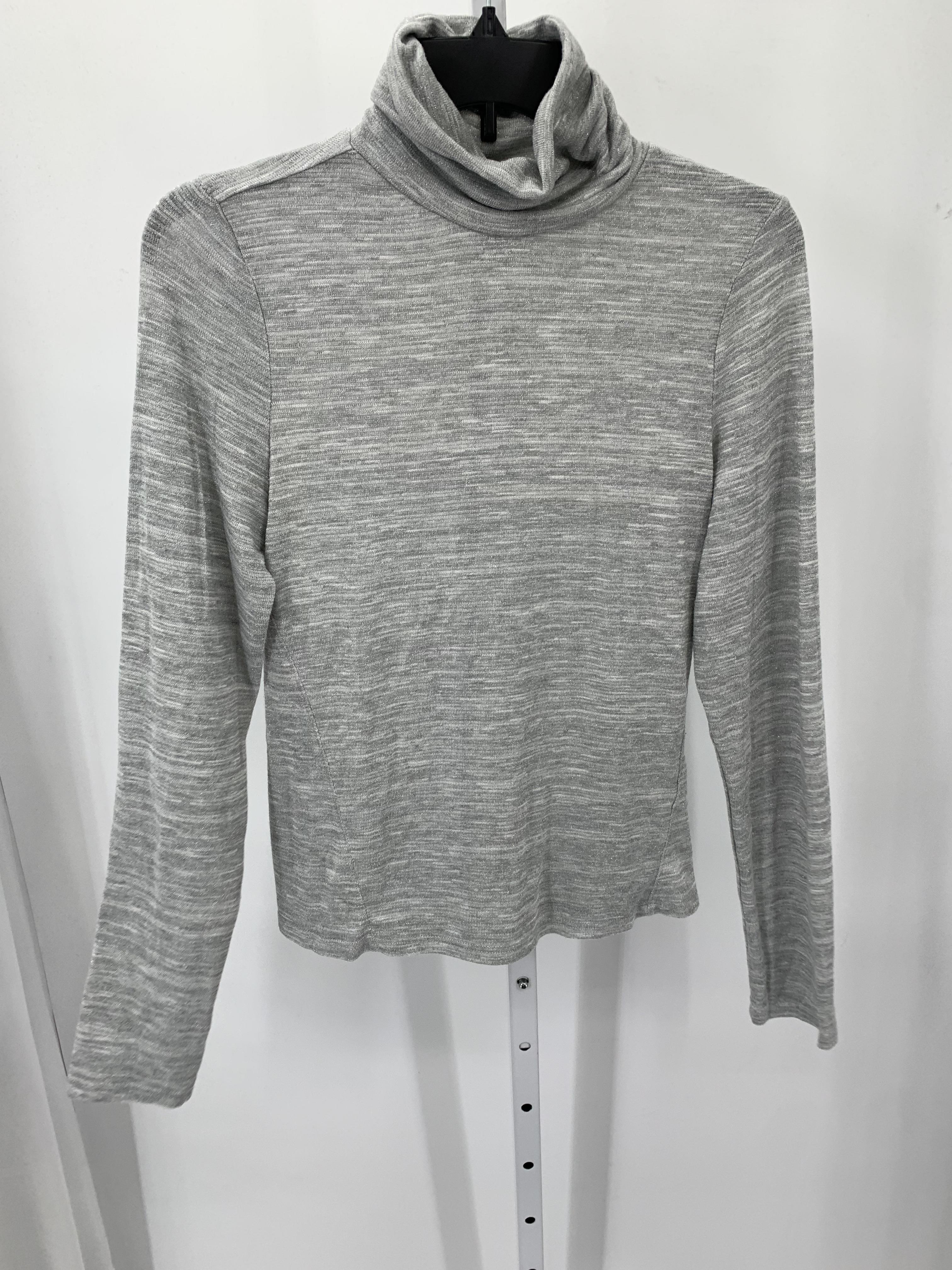 Universal Thread Size Medium Misses Long Sleeve Shirt