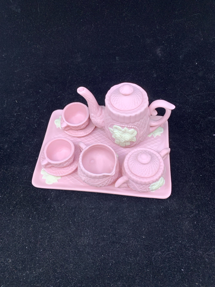 10 PC PINK/WHITE EMBOSSED MINI DECOR TEA SET.
