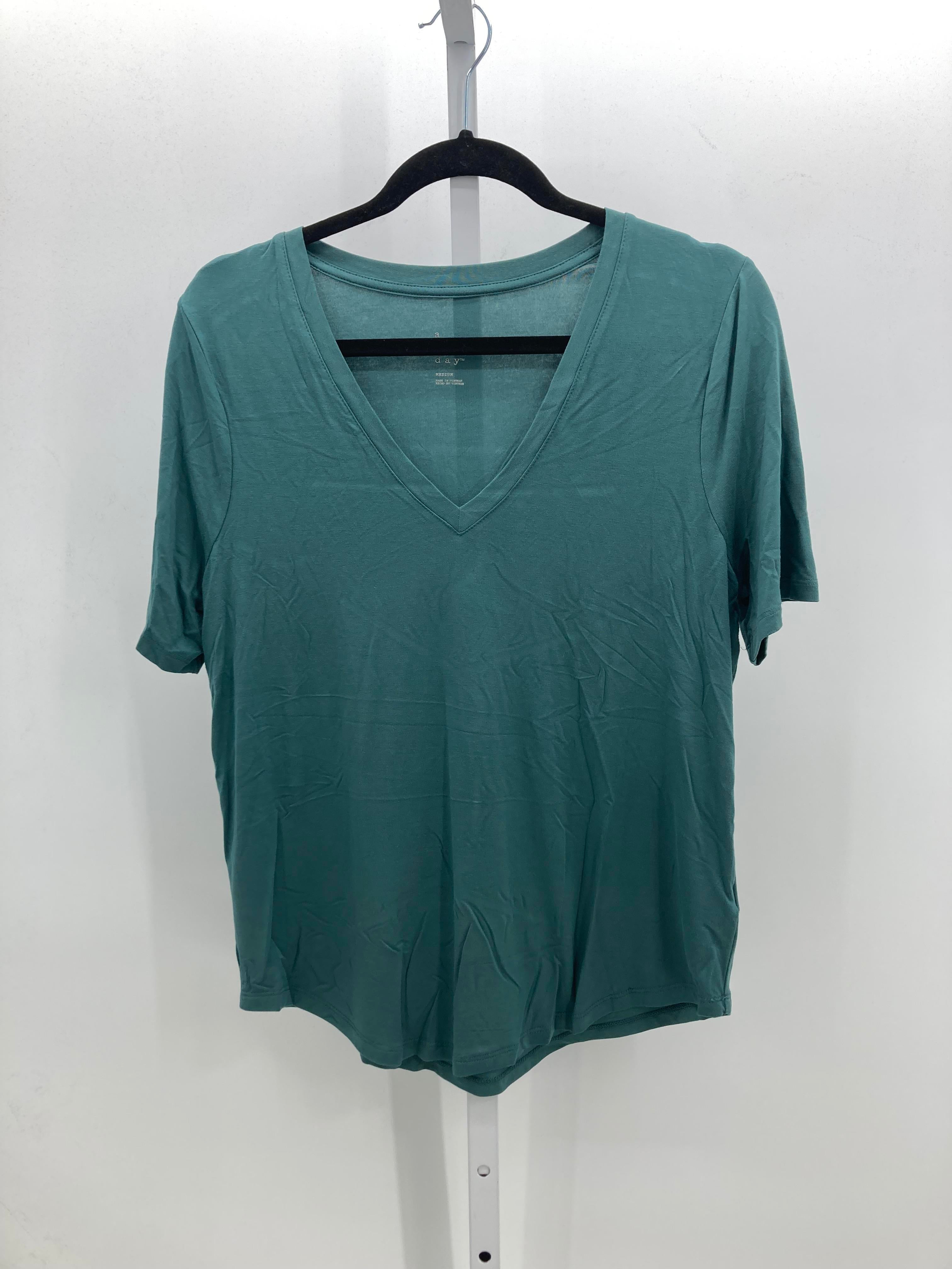A New Day Size Medium Misses Short Sleeve Shirt