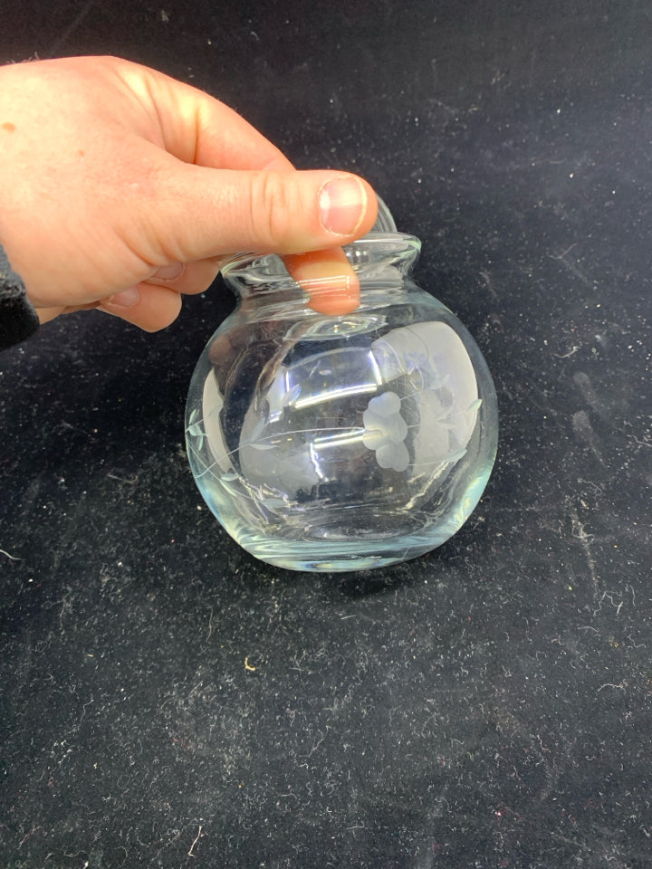 SMALL ROUND ETCHED CANDY DISH.