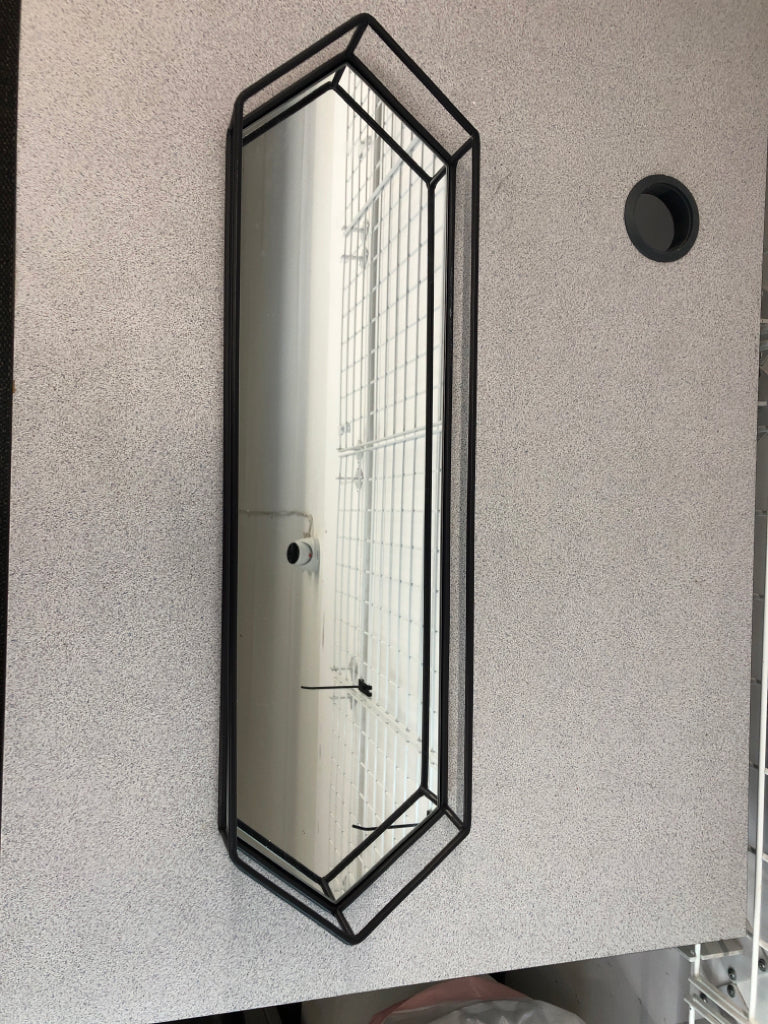 ELONGATED HEXAGON MIRROR TRAY.