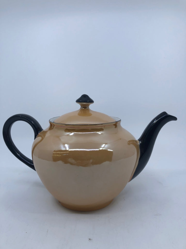 VTG PEACH IRIDESCENT TEAPOT-CZECH.