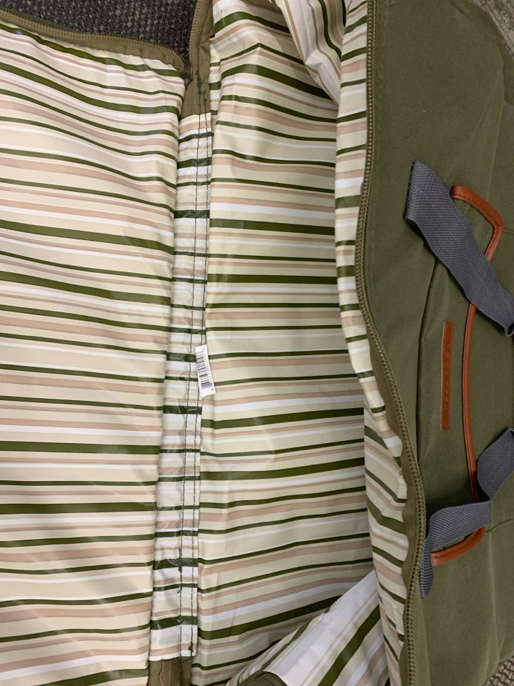 LARGE GREEN INSULATED BAG W/STRIPED INSIDE, LEATHER BOTTOM, OUTER POCKET & HANDL