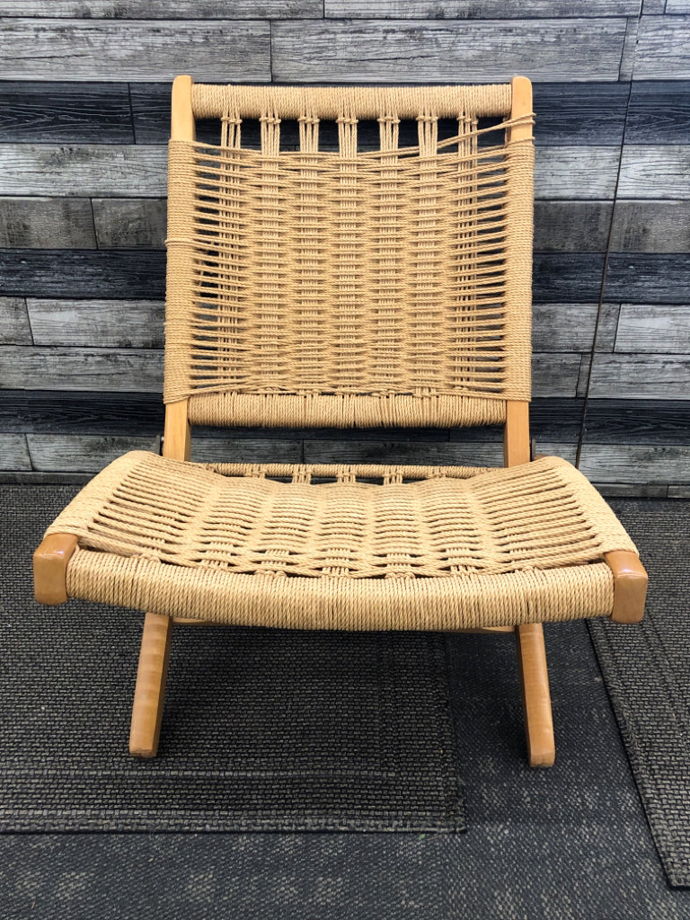 FOLDING WOOD CHAIR W/JUTE ROPE SEAT.
