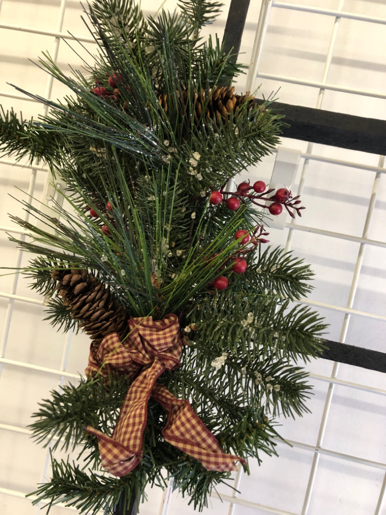 BLACK DECORATIVE LADDER W FAUX GARLAND.