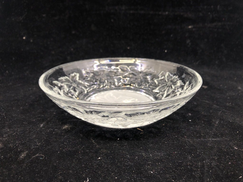 SMALL PRINCESS HOUSE FANTASIA POINSETTIA PATTERN BOWL.