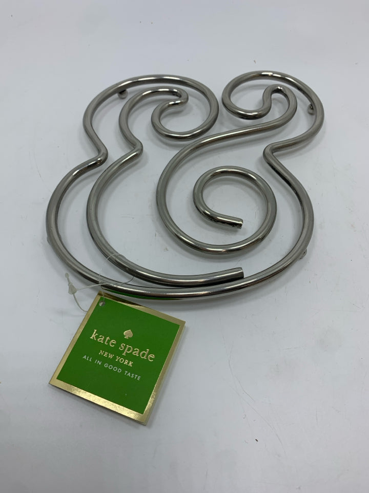 KATE SPADE SWIRL METAL TRIVET.