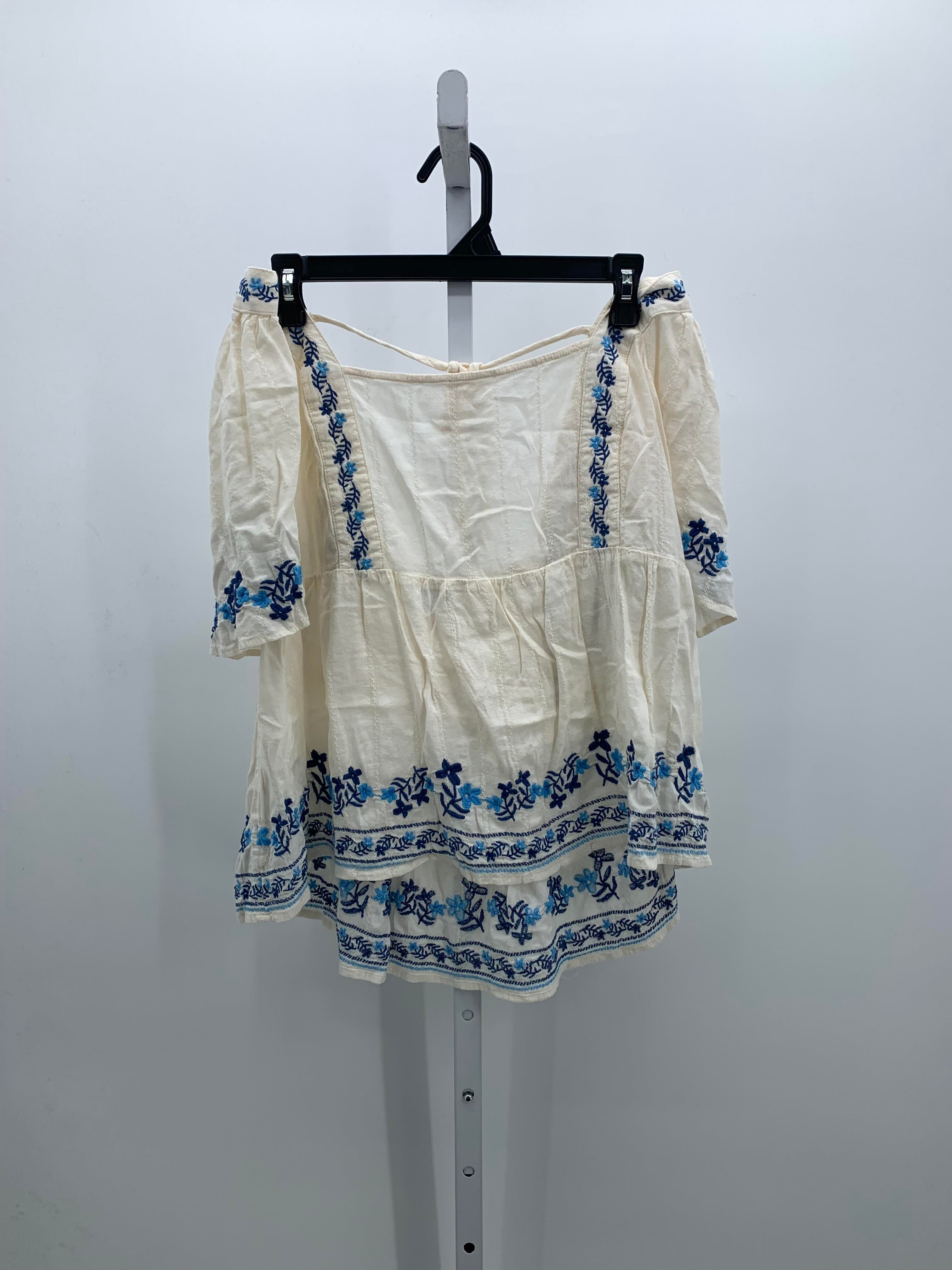 Old Navy Size Extra Large Misses Short Sleeve Shirt