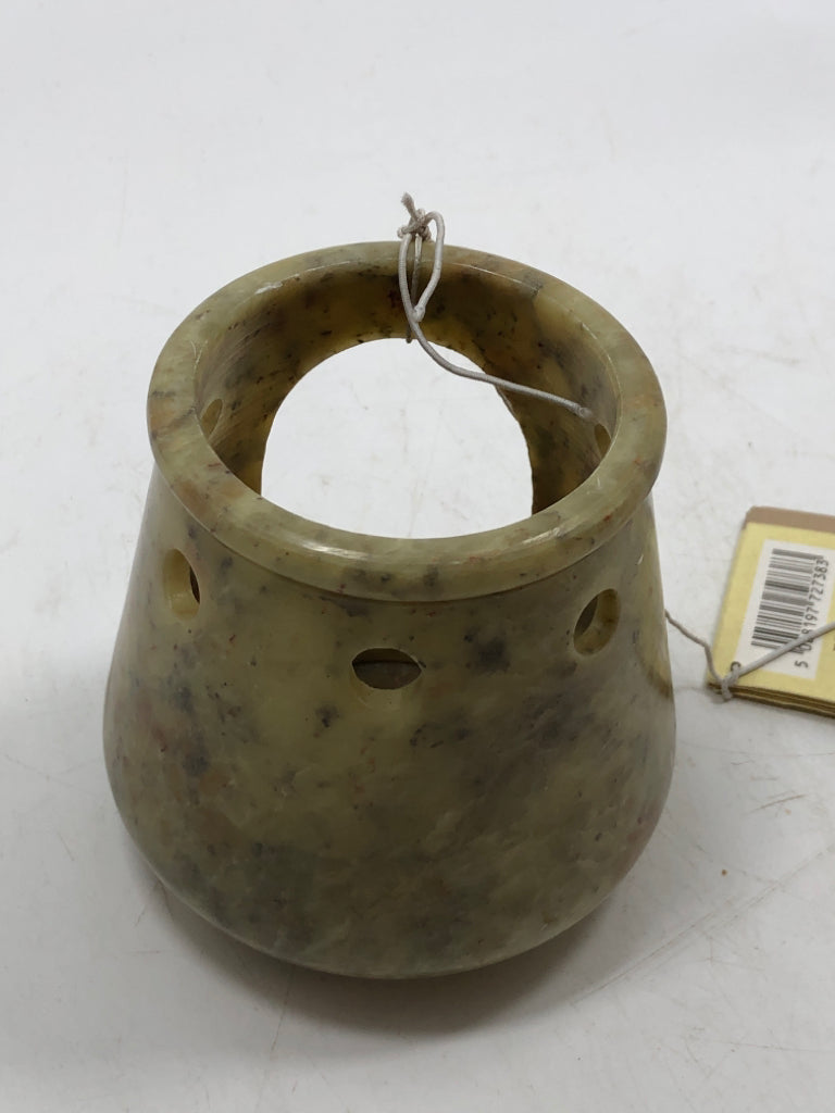 NWT AROMA SOAP STONE CANDLE HOLDER.