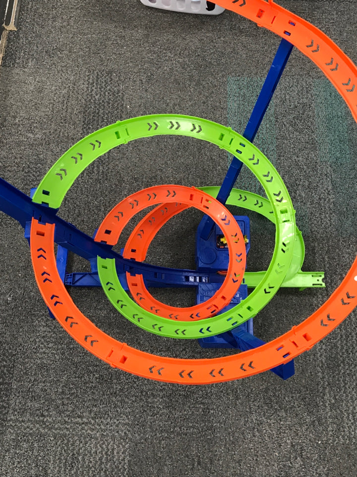 Hot Wheels Action Spiral Speed Crash Track Set with Motorized Booster & Toy Car