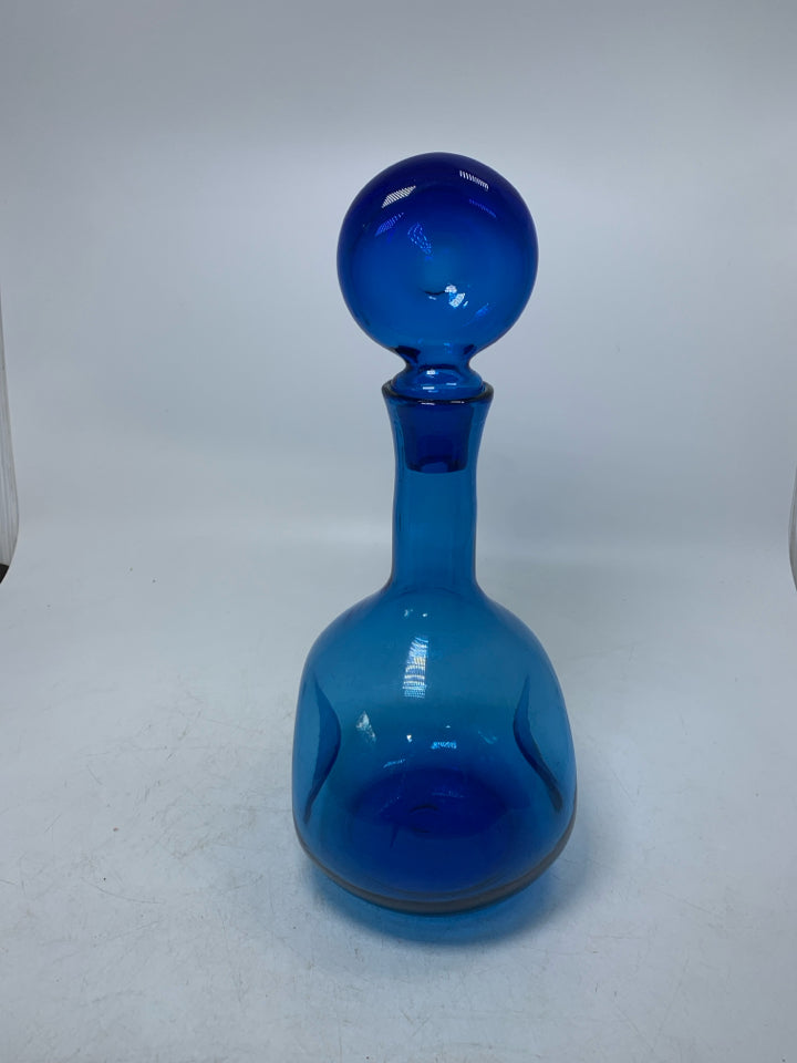 BLOWN BLUE GLASS DECANTER W/ CIRCLE STOPPER.