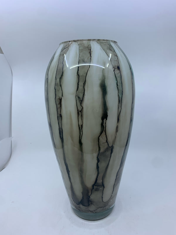 BALCK AND WHITE WATER COLOR VASE.