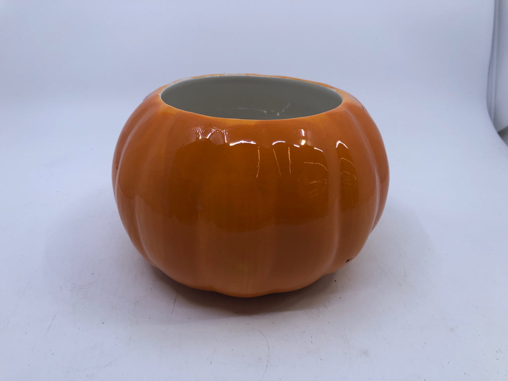 PUMPKIN CERAMIC BOWL.