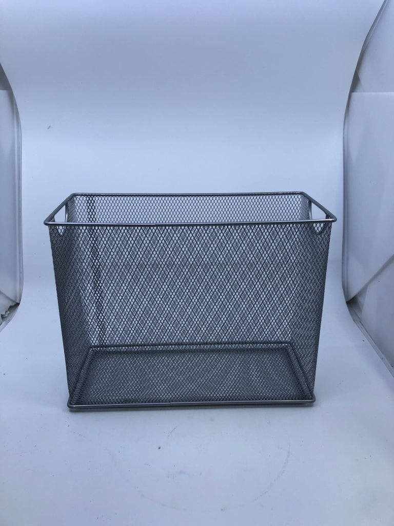 LIGHT GREY METAL FILE STORAGE BIN.