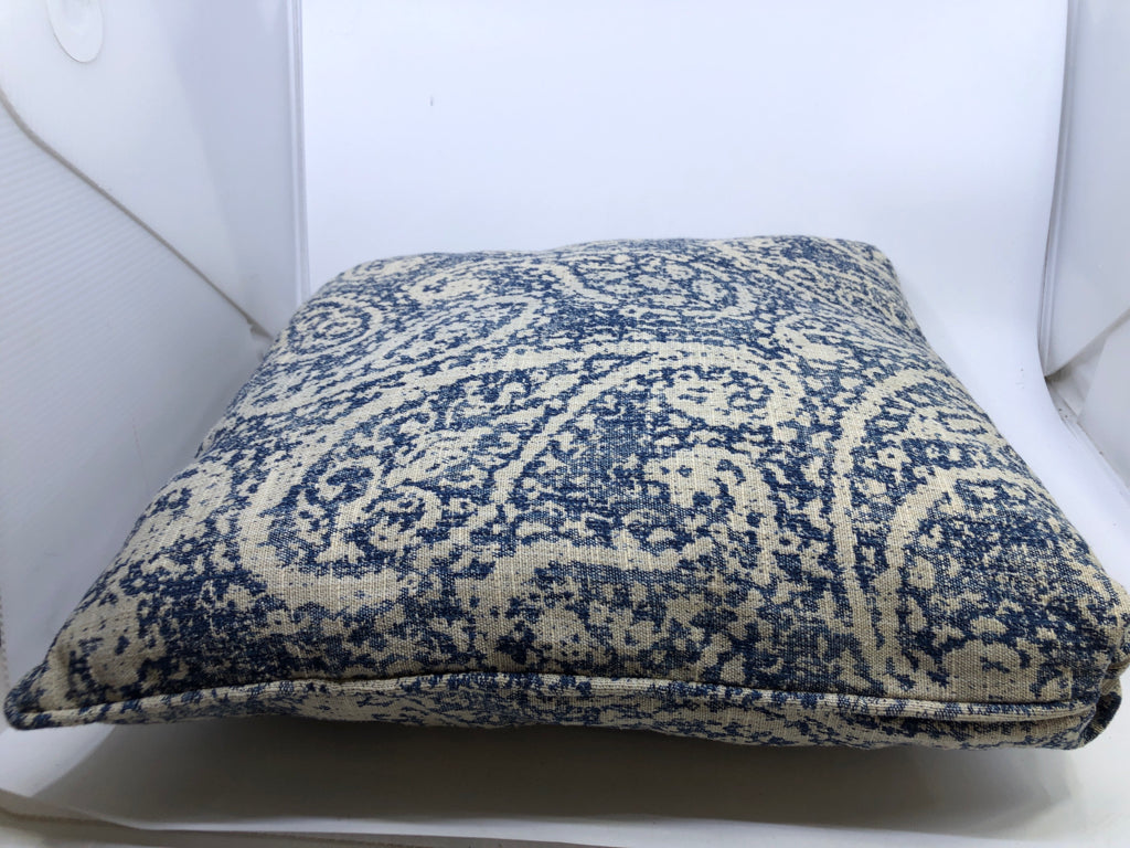 BLUE/CREAM DESIGNED PILLOW.