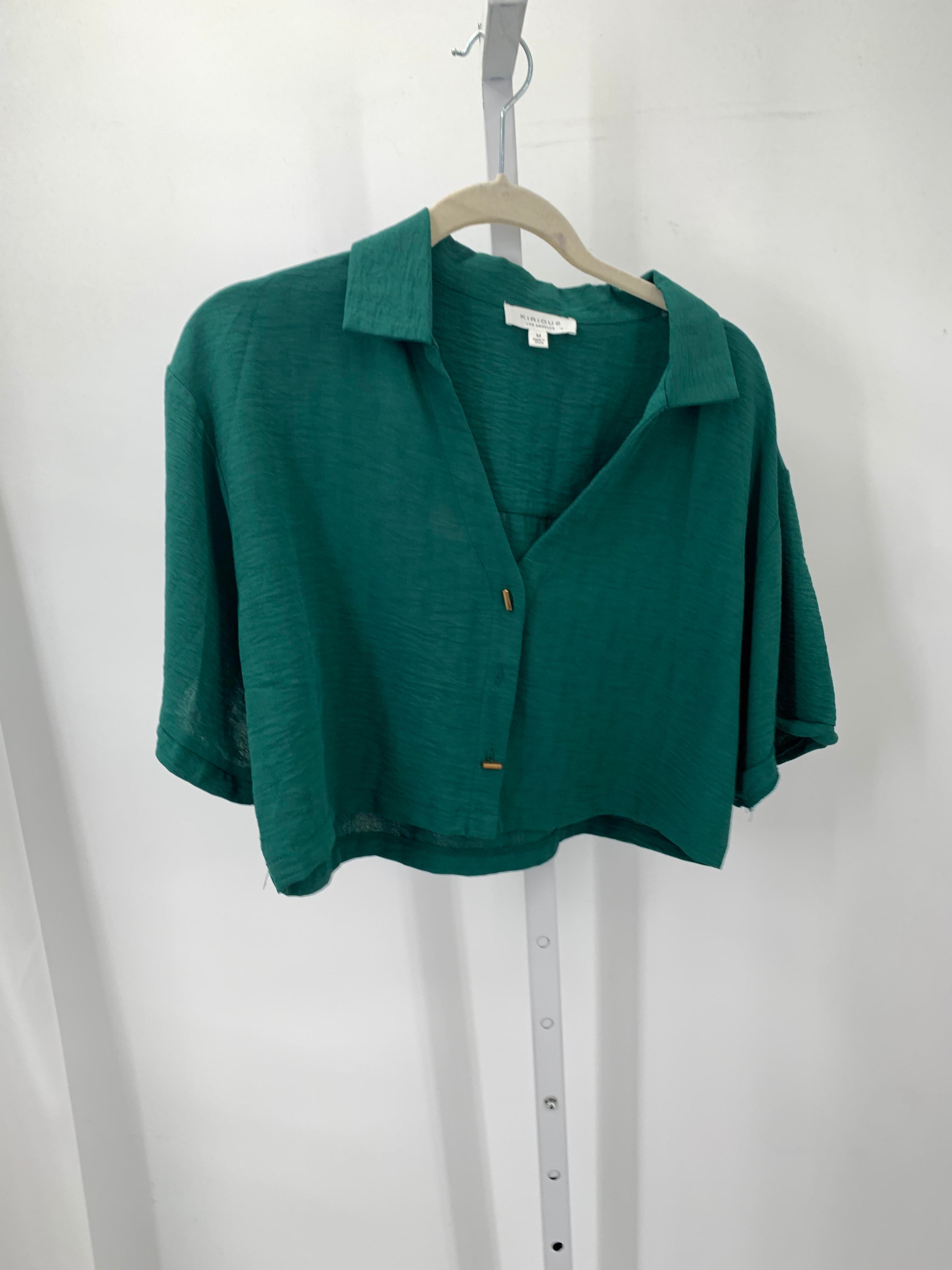 Size Medium Misses Short Sleeve Shirt