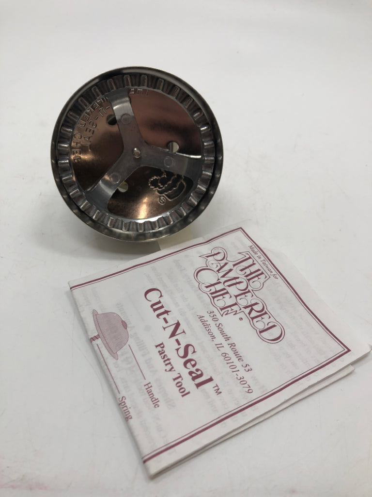 NWT CUT-N-SEAL PASTRY TOOL.