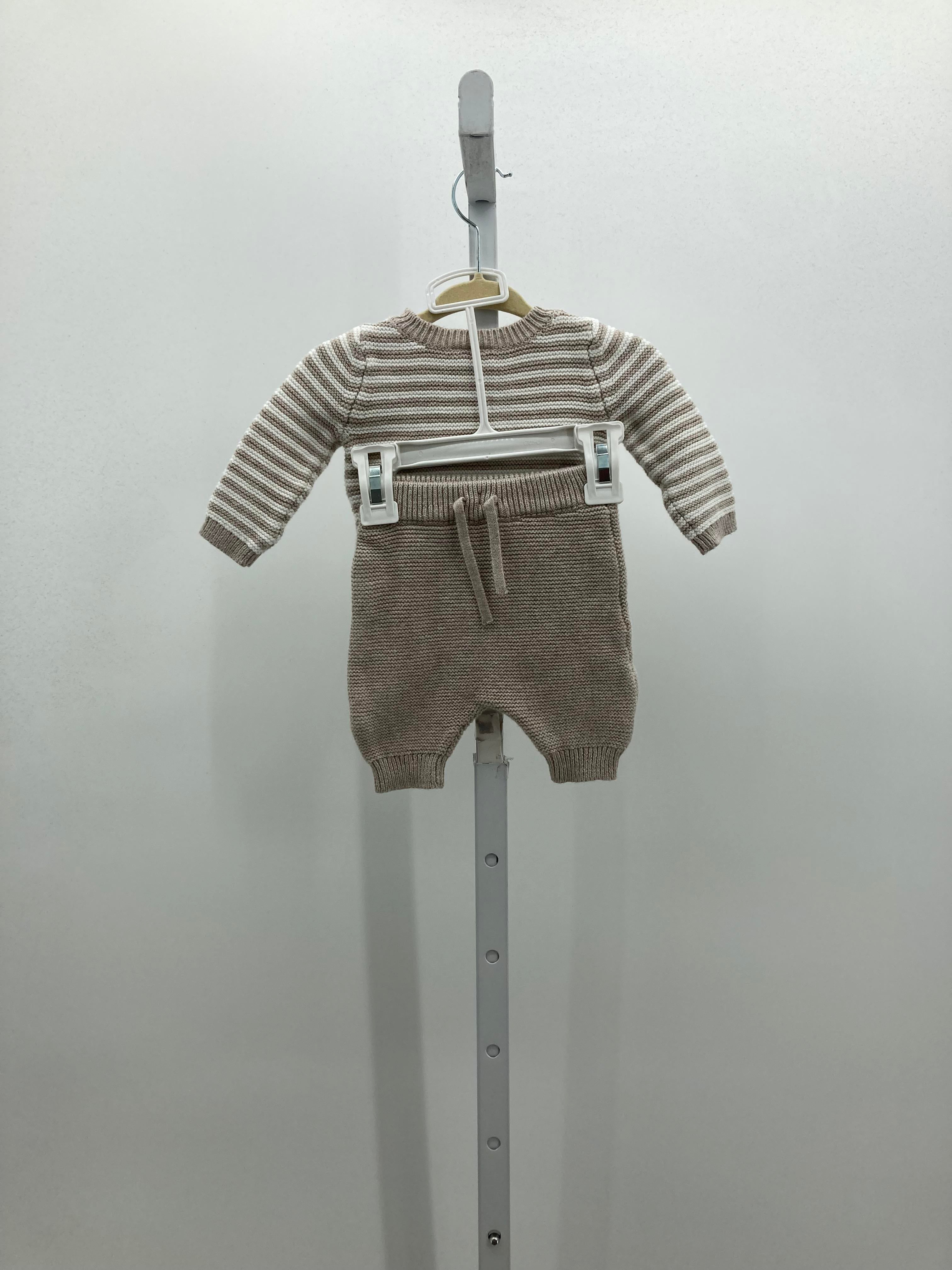 WHITE STRIPES SWEATER AND PANTS