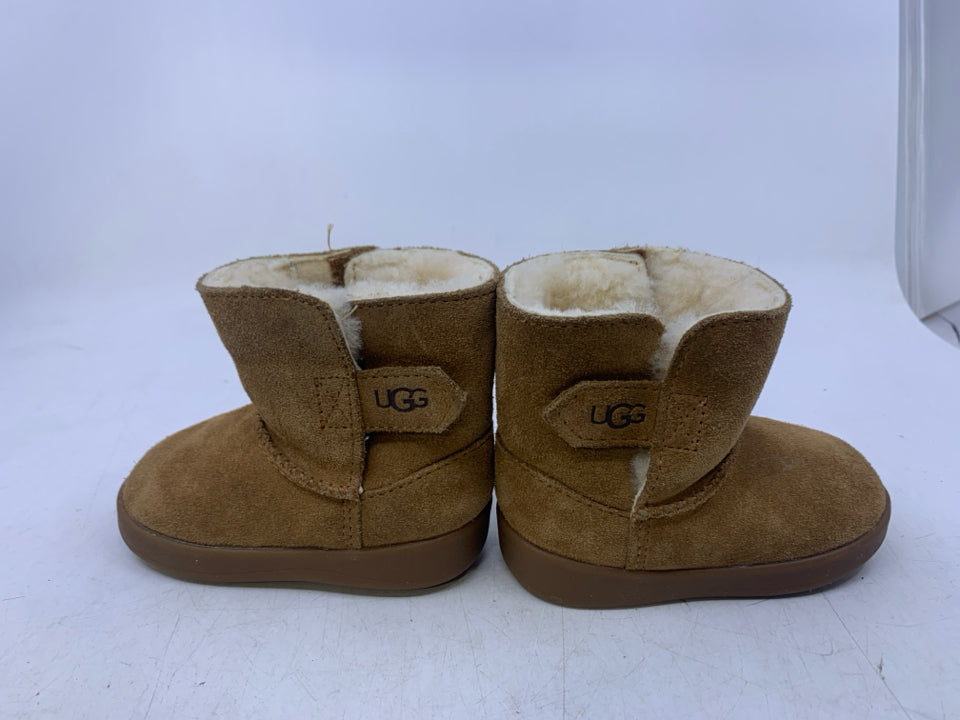 UGG Size 4-5 Winter Boots