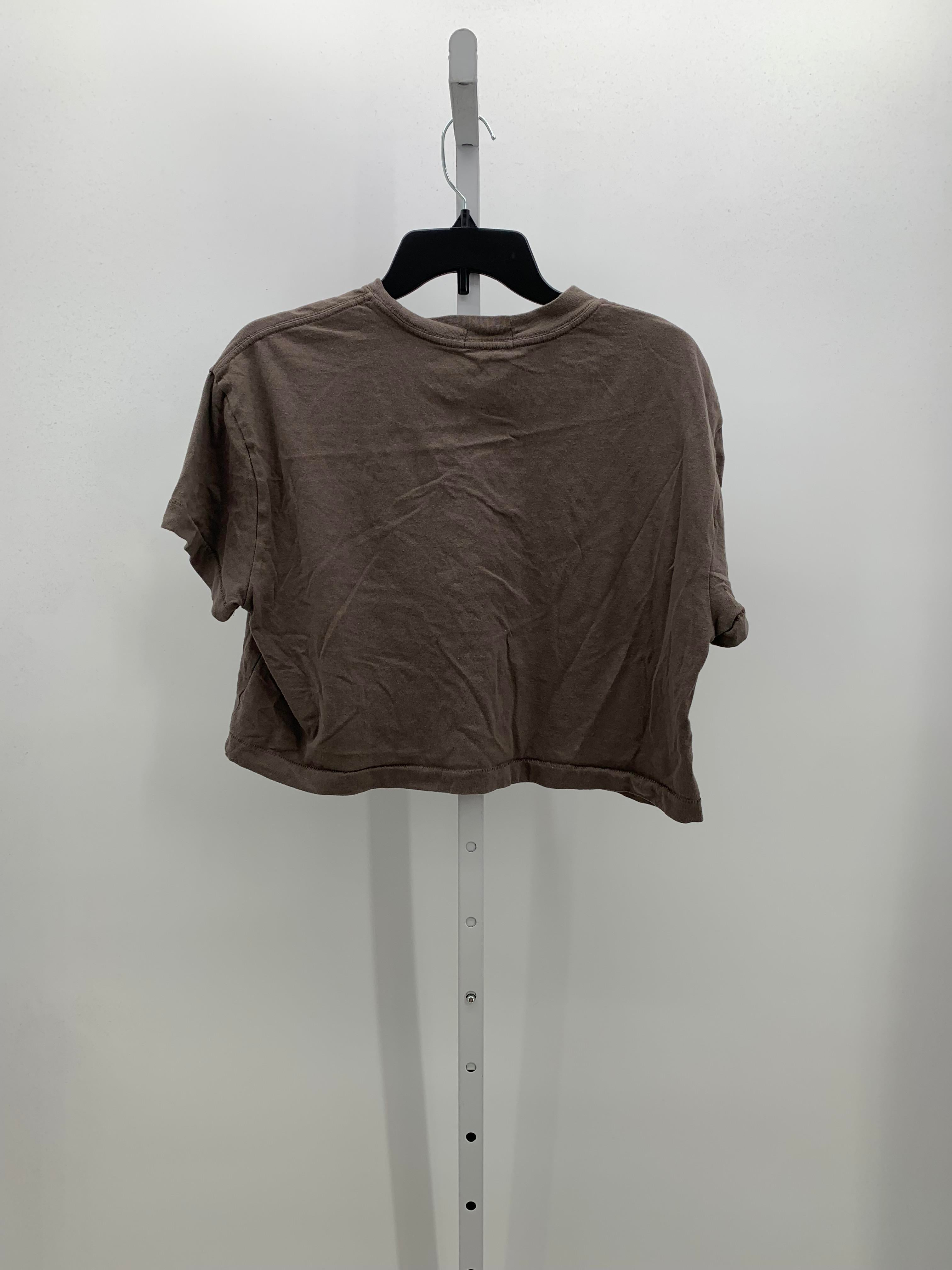 Size Medium Juniors Short Sleeve Shirt