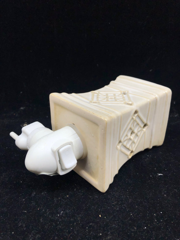 CREAM PLUG IN WAX WARMER.