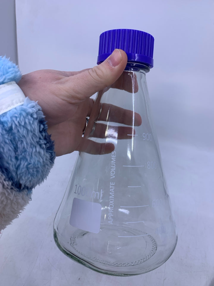 GLASS BEAKER W/ BLUE LID.