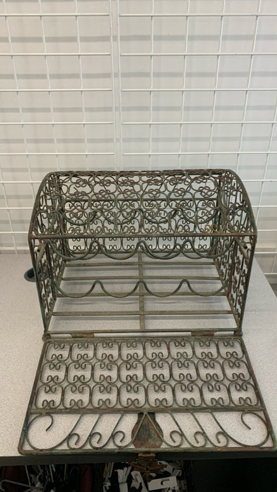 HEAVY METAL WINE BOTTLE CAGE.