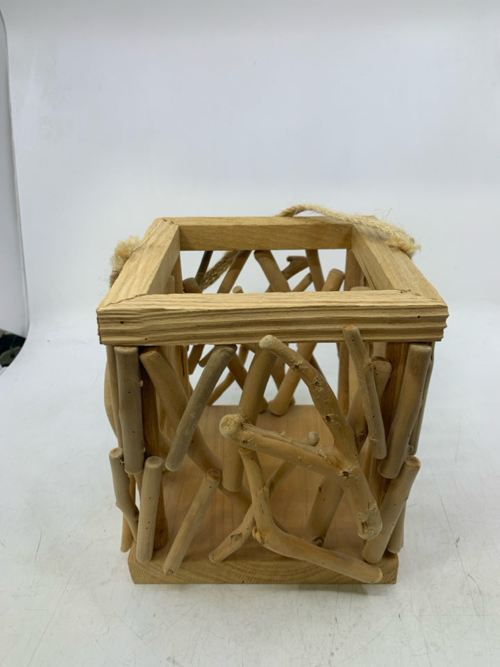 DRIFTWOOD CANDLE HOLDER LANTERN SQUARE.