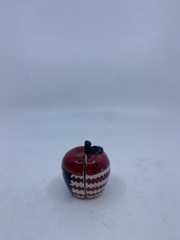 AMERICAN FLAG SALT AND PEPPER SHAKERS.