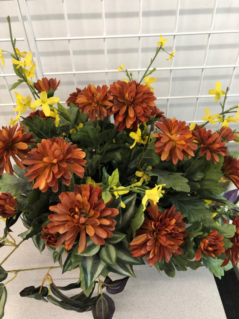 YELLOW & RED FLORAL IN GOLD POT.