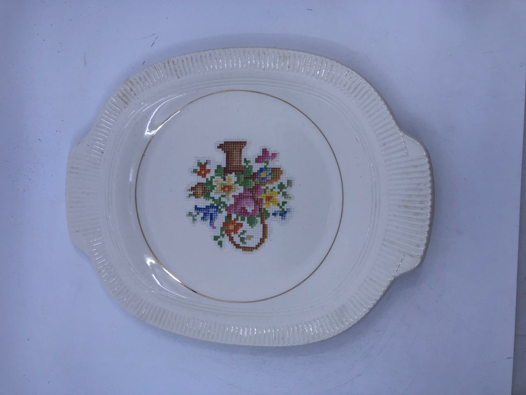 VTG EMBROIDERED STYLE SERVING PLATE.